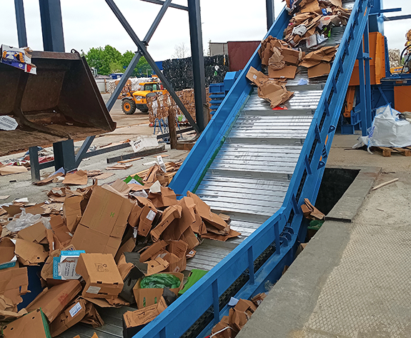 Multifunktionale Ballenpressenlösung für das Recyclingzentrum Weißrussland